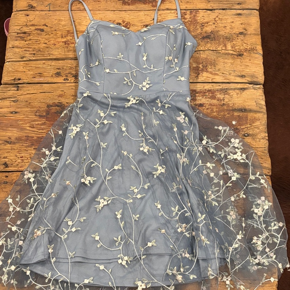 Grad Dress - Picture 8 of 12